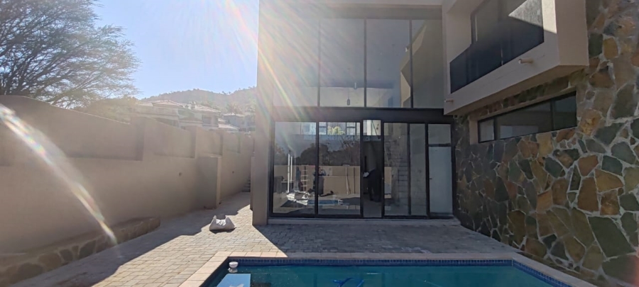 To Let 4 Bedroom Property for Rent in Kosmos Ridge North West